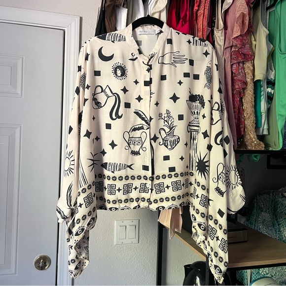 JATEA THE LABEL cream printed fish plant geo boxy oversized draped shirt top